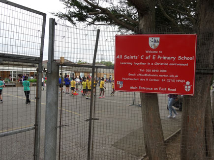 Brandi ir laiminga visuomenė nėra kuriama gatvėje